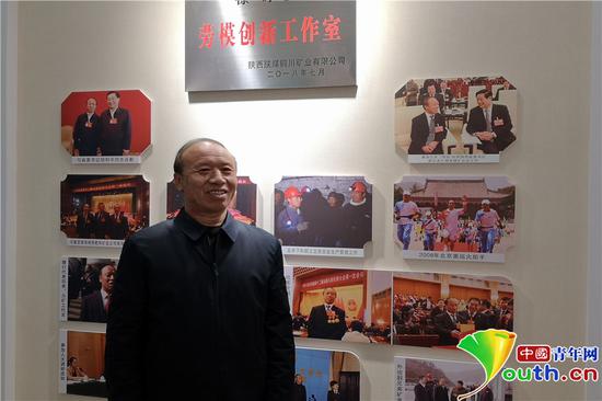 全國勞動模范、銅川礦業(yè)公司下石節(jié)煤礦綜掘二隊黨支部書記徐群賢。閻夢圓　攝